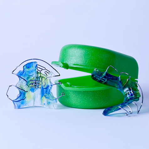 Wire retainer next to its case